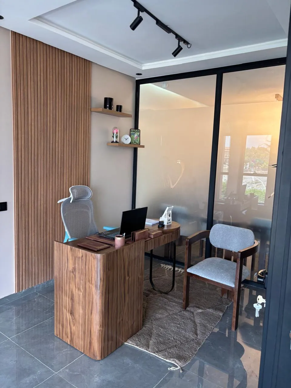 Bureau de consultation du cabinet dentaire a Marrakech